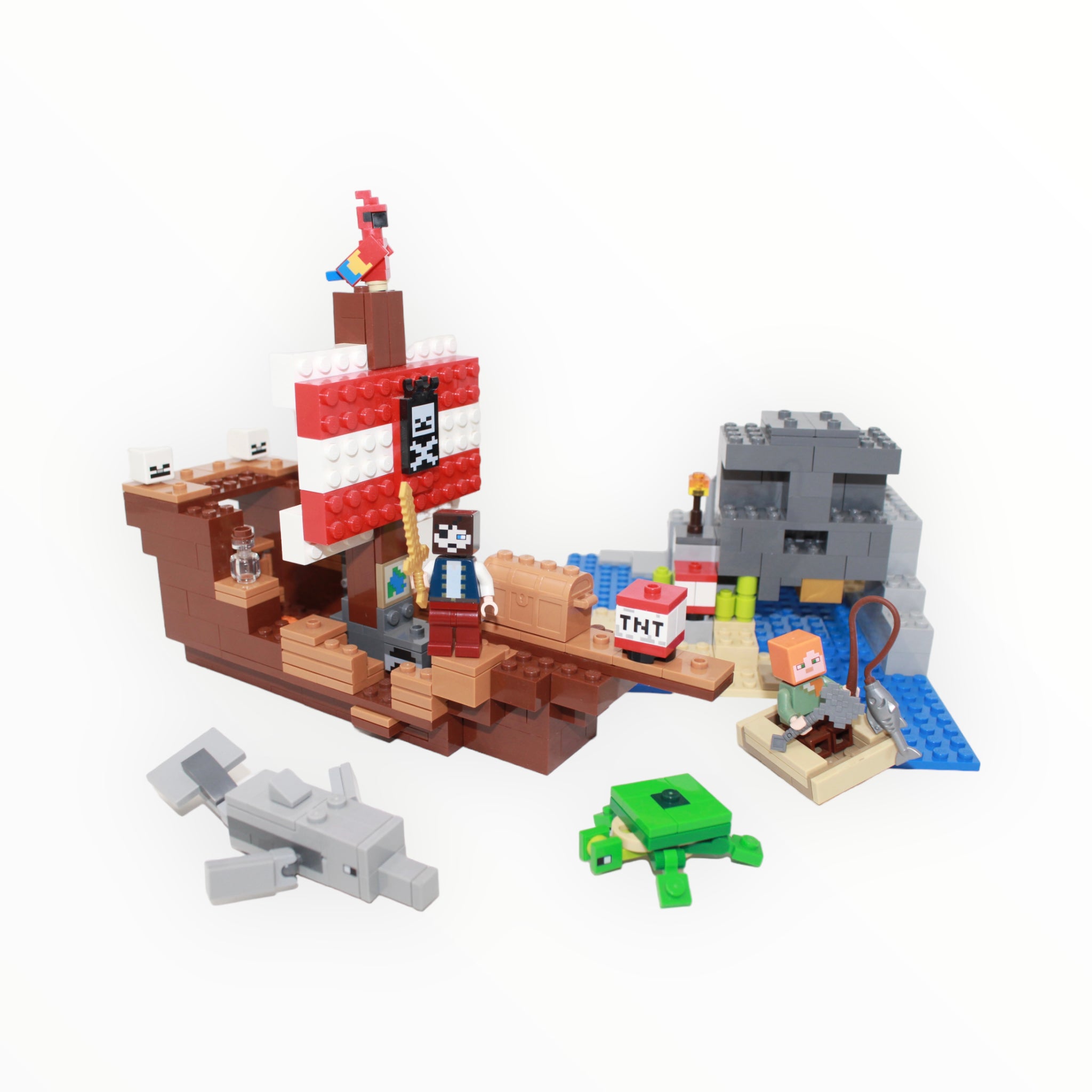 Minecraft pirate discount ship lego set