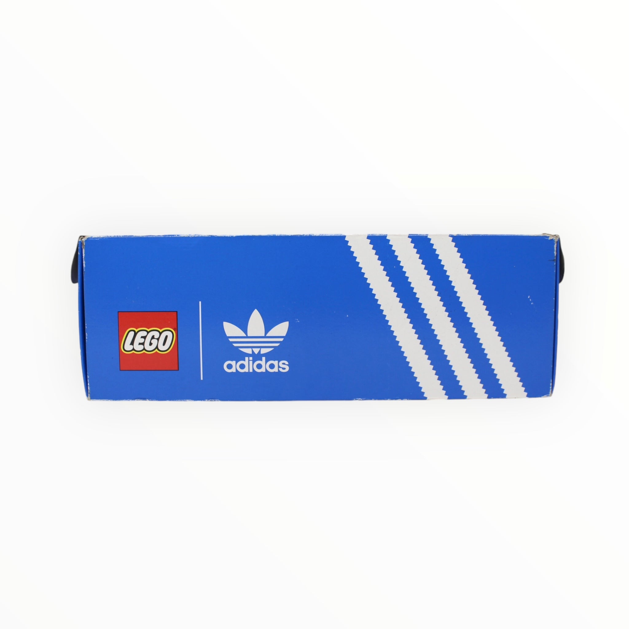 Retired Set 10282 LEGO adidas Originals Superstar (slightly damaged box)