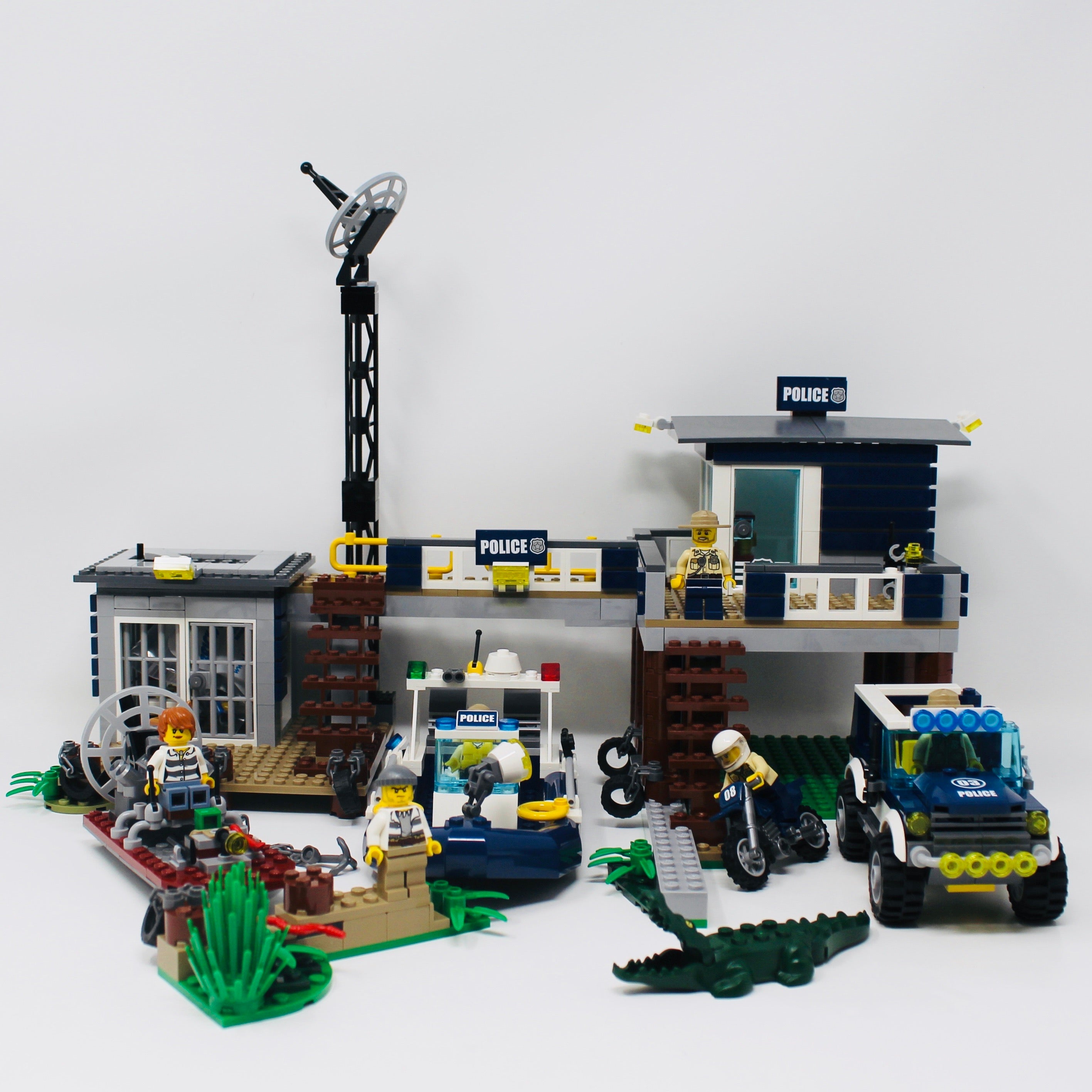 Used Set 60069 City Swamp Police Station